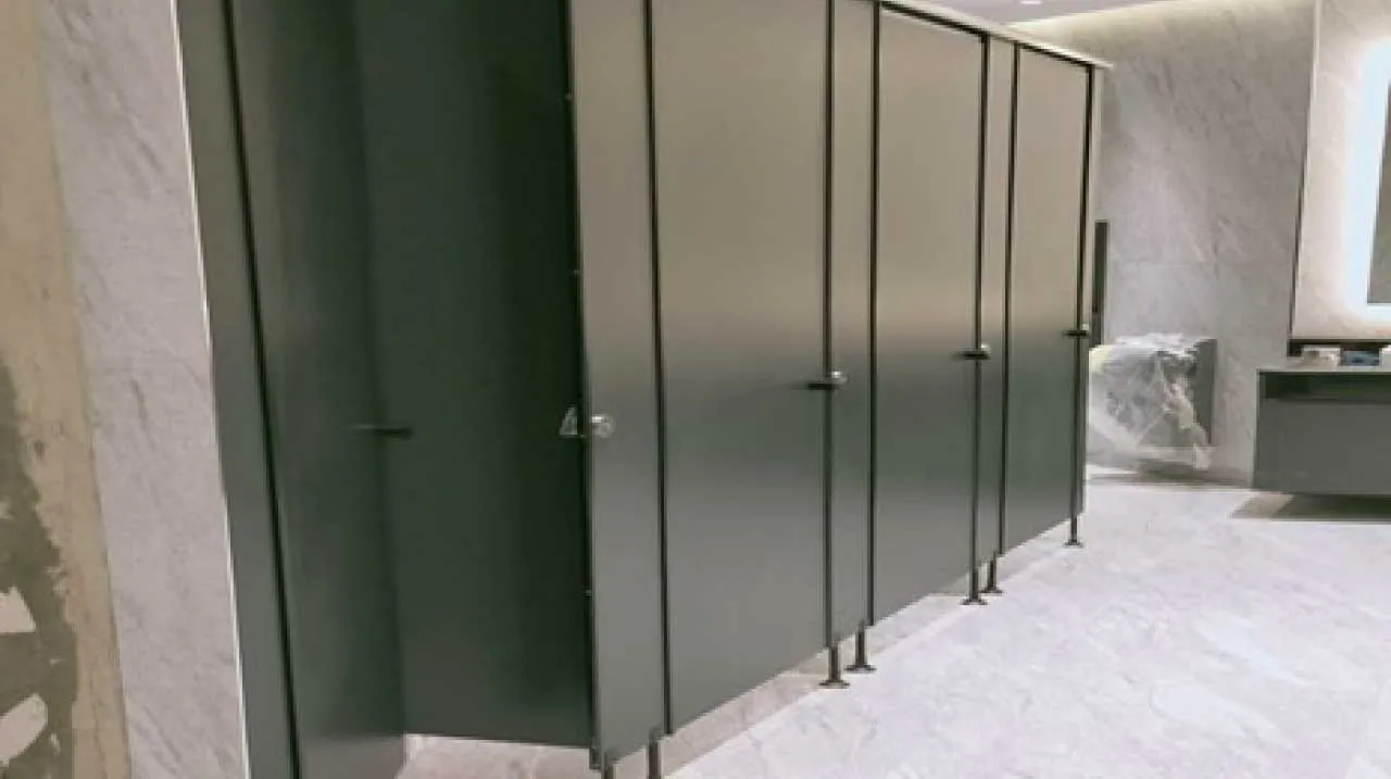 Maxwell-Qatar-1 Toilet Cubicle Supplier In Qatar